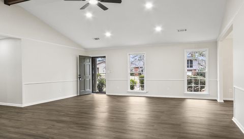 1148 Independence Dr