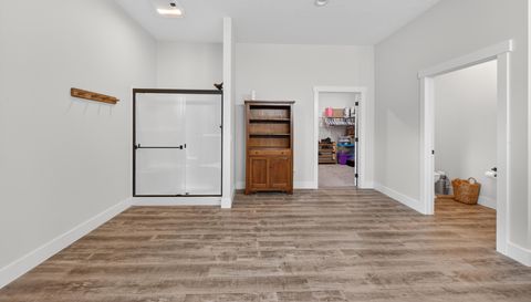 2252 Applegrove St NE