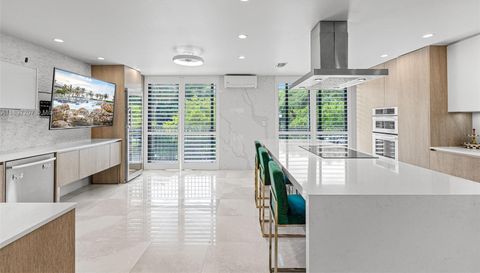 6124 Paradise Point Dr