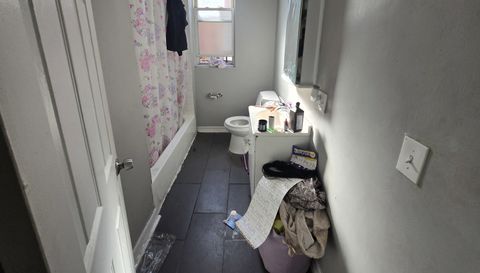 6738 S Prairie Avenue