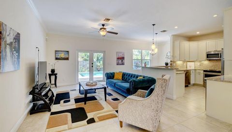 376 Forest Hill Boulevard