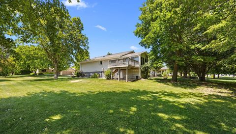 212 N Ostrom Ave