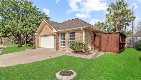 2911 Norwood Hills Dr