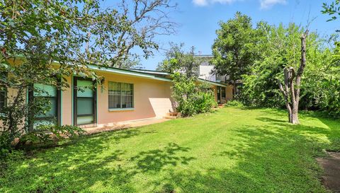 201 Lakewood DR