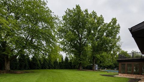 725 Birchwood Rd