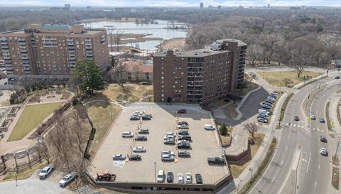 6615 Lake Shore Drive S