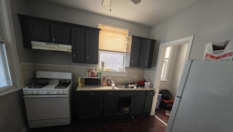 6738 S Prairie Avenue