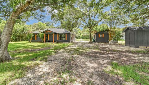 4922 County Road 937b