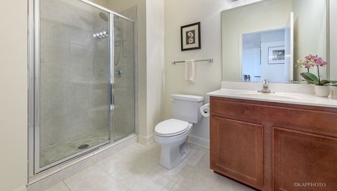 1600 S Prairie Avenue