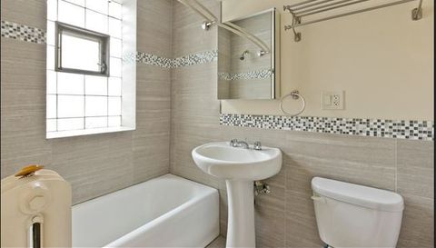 1824 N Lincoln Park West