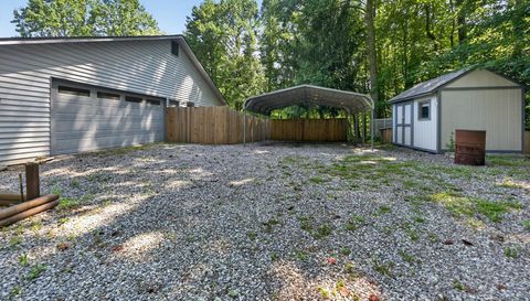 28 Coon Tail Rd