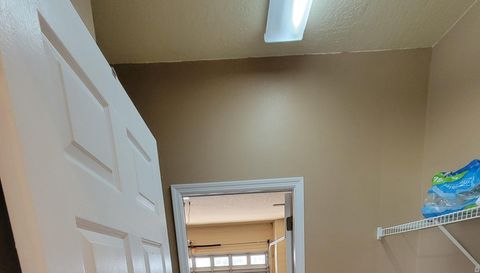 3145 Twisted Oak Loop