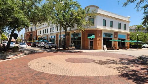 25 HARBOR WOODS CIRCLE