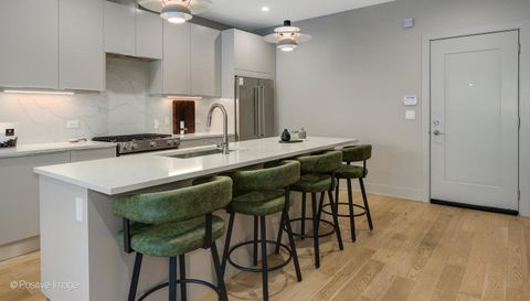 1335 N Western Avenue