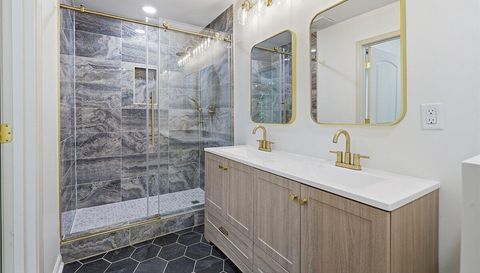 8 Overlook Ct