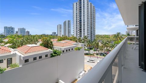 20281 E Country Club Dr