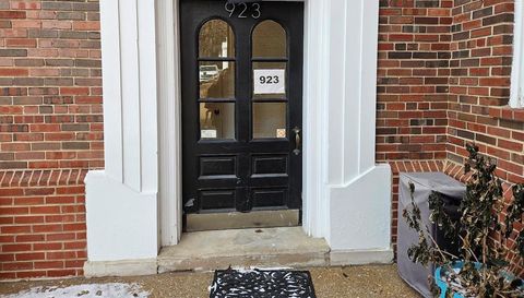 923 S Hanley Road