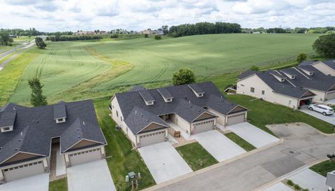 698 Shardlow Place NE