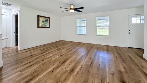 14217 Camelot Pl