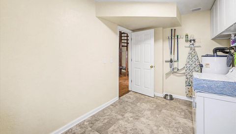 6611 Crooked Creek