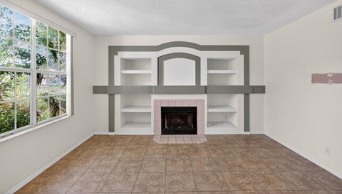 2727 RUNNING SPRINGS LOOP