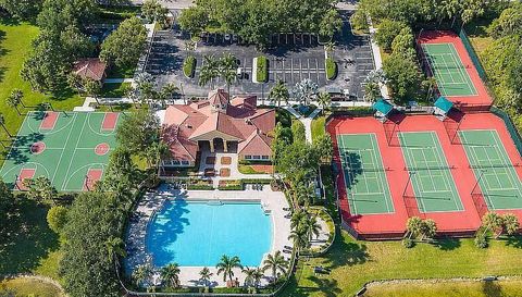 4638 SW 134th Ave