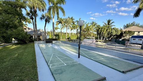 9 Royal Palm Way 4020