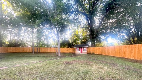 2347 Wentworth Dr