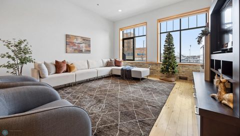 12 Broadway N