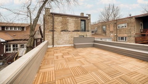 2712 W Sunnyside Avenue