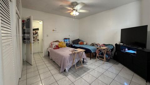 1701 Miami Gardens Dr