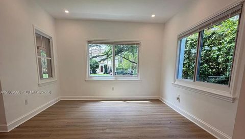 533 Minorca Ave