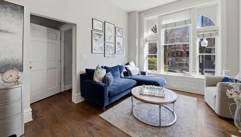 2142 N RACINE Avenue