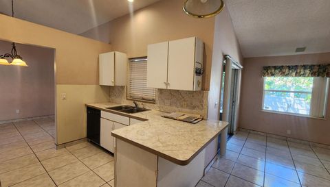 8403 Pettway