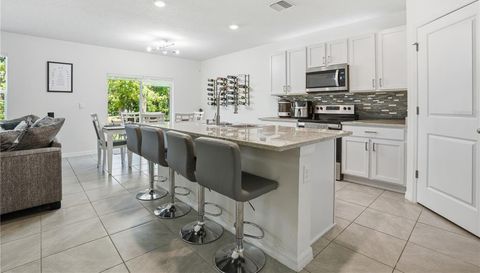 37 HICKORY COURSE CIRCLE