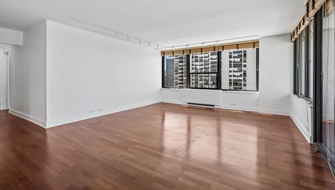 1560 N SANDBURG Terrace