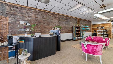 1920 W Superior Street