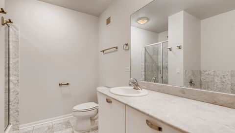 635 N Dearborn Street