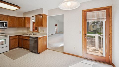 2639 Lake Court Circle