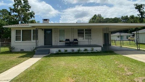 828 Gordon Ave