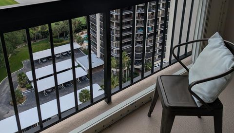 2425 Presidential Way APT 1905