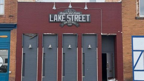 19 W Lake Street