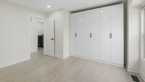 2198 N Oakbrook Circle