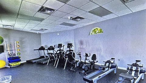 3930 S Roosevelt Blvd