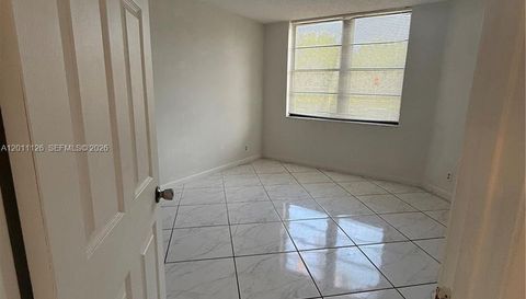 210 Lake Pointe Dr