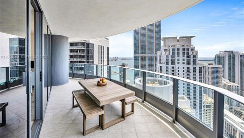 1000 Brickell Plz