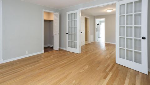 2815 Dupont Avenue S
