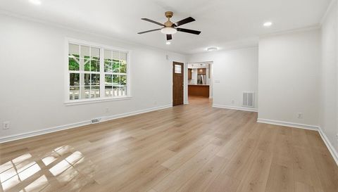 8 Overlook Ct