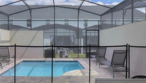 1692 TROPICAL PALMS CIRCLE