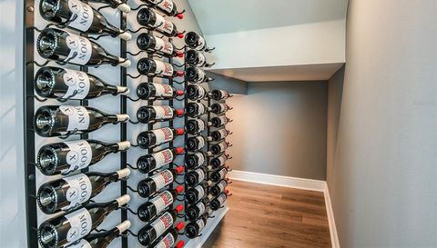 464 VENETO CIRCLE